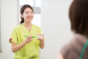 TBIをする歯科衛生士